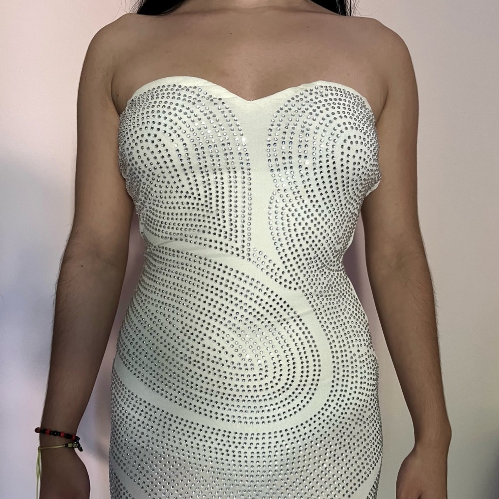 Bedazzled Strapless White Bodycon Mini Dress || WINDSOR